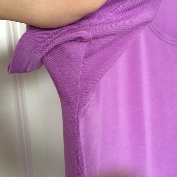 NWOT Aritzia Oversized Lilac T-Shirt w/ Pocket - Picture 3 of 7